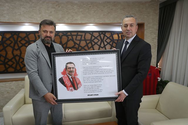 Sivasspor Teknik Direktörü Bülent Uygun'dan Başkan Adem Uzun'a Anlamlı Ziyaret