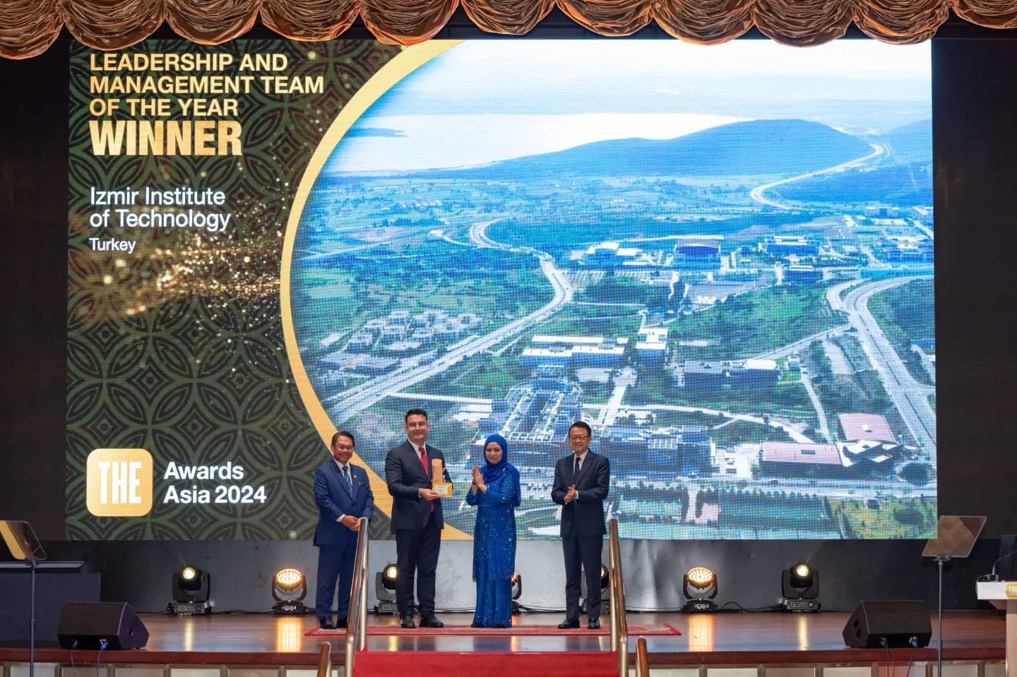 İYTE, THE Awards Asia 2024’te “Yılın Liderlik ve Yönetim Ekibi Ödülü”nü Kazandı