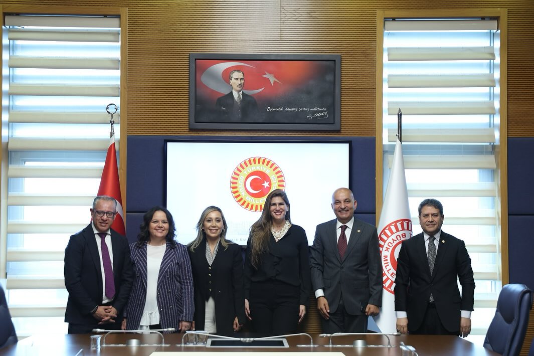 CHP İzmir Milletvekili Mahir Polat, AND Parlamentosu Heyetini TBMM'de Ağırladı