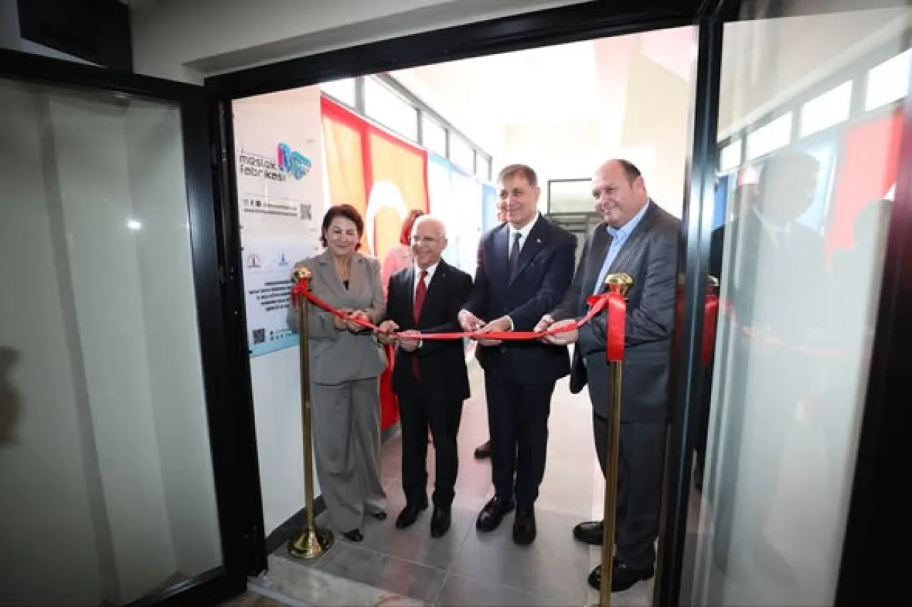 Menderes'e Yeni Meslek Fabrikası: ESTİM Kurs Merkezi Açıldı