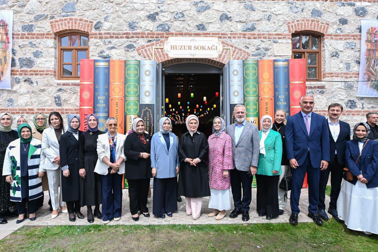 Kültür ve Turizm Bakanı Mehmet Ersoy Şule Yüksel Şenler Kitap ve Kültür Günleri’nde